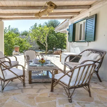 Alexandros House בית נופש Mpogdanatika