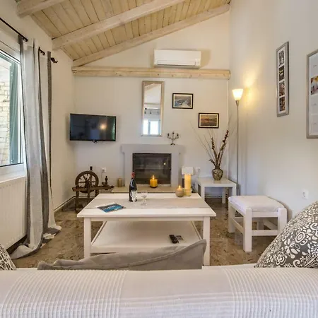 Alexandros House בית נופש Mpogdanatika