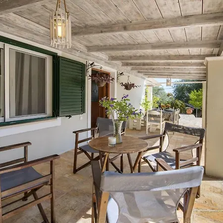 בית נופש Alexandros House *