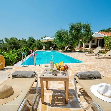 Alexandros House בית נופש *