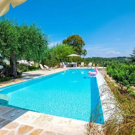 Alexandros House בית נופש *
