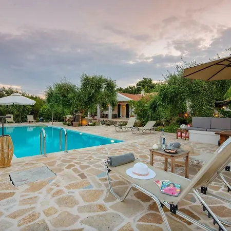 Alexandros House בית נופש Mpogdanatika